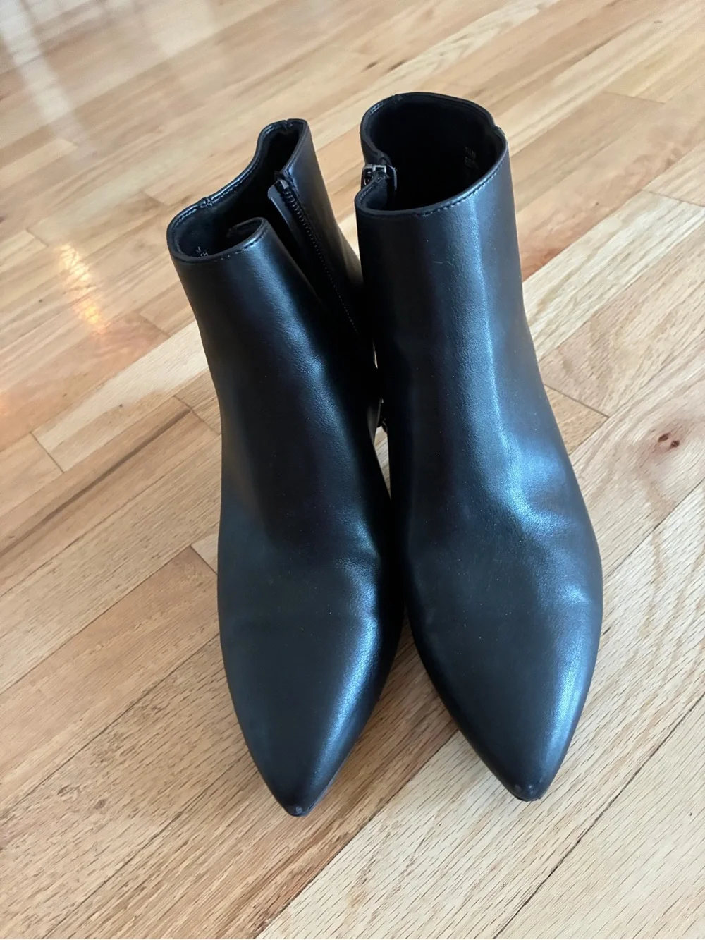AEROSOLES chic pointed